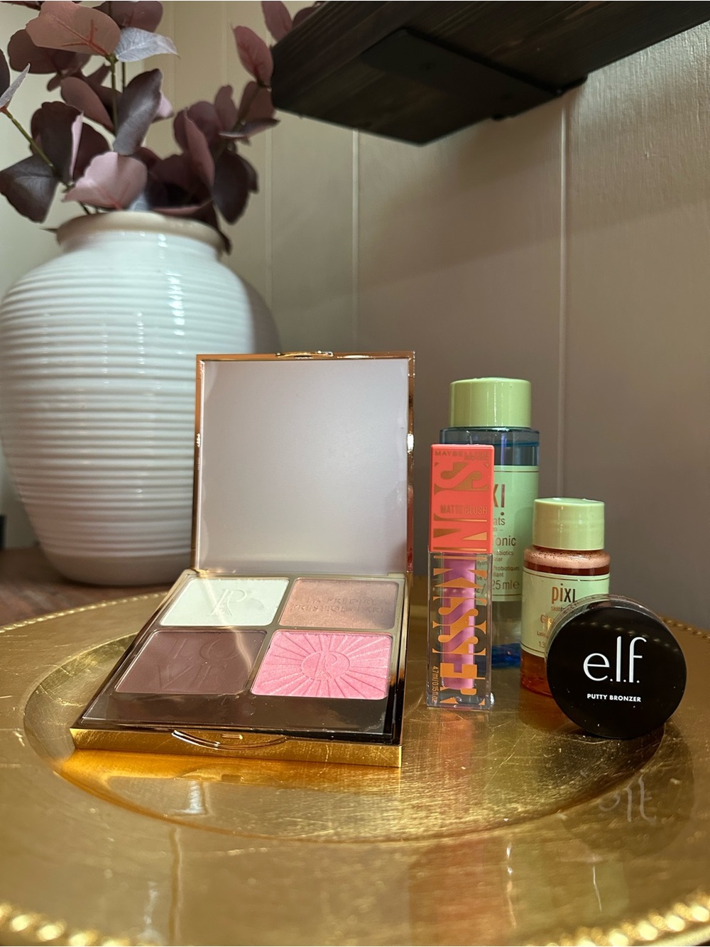 Charlotte Tilbury Glowgasam Pink & Cream Eyeshadow Quad with Pixi Green Skincare